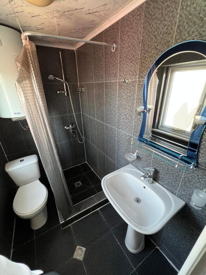 Twins Guest House Batumi Exterior foto