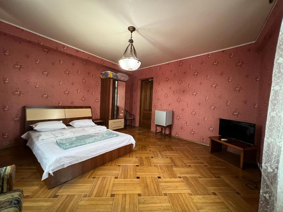 Twins Guest House Batumi Exterior foto