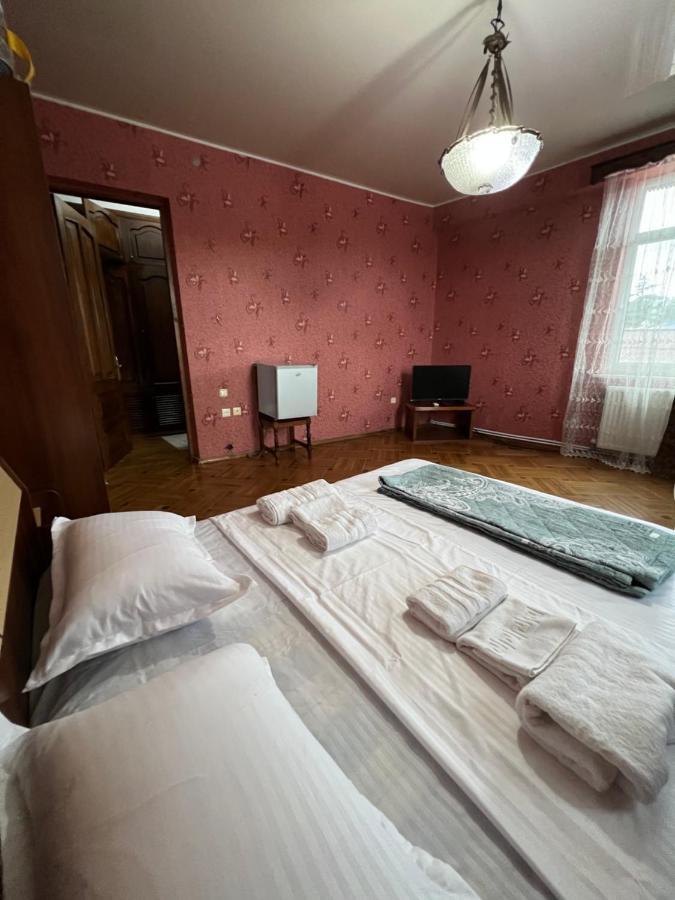 Twins Guest House Batumi Exterior foto